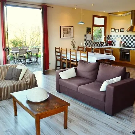 Hébergement de vacances De Groupe Du Viaduc Des Fades Les Ancizes-Comps